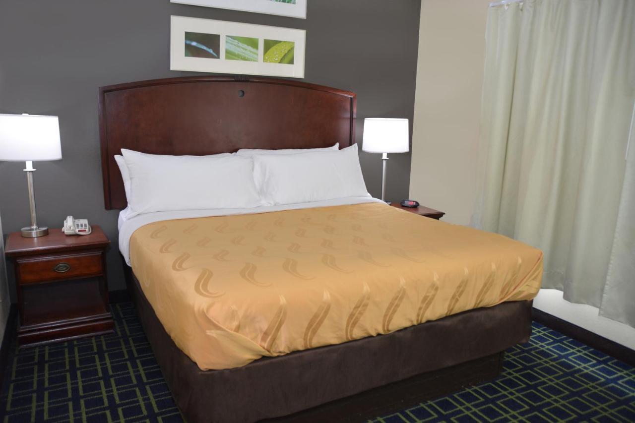 Quality Inn & Suites Dublin Bagian luar foto