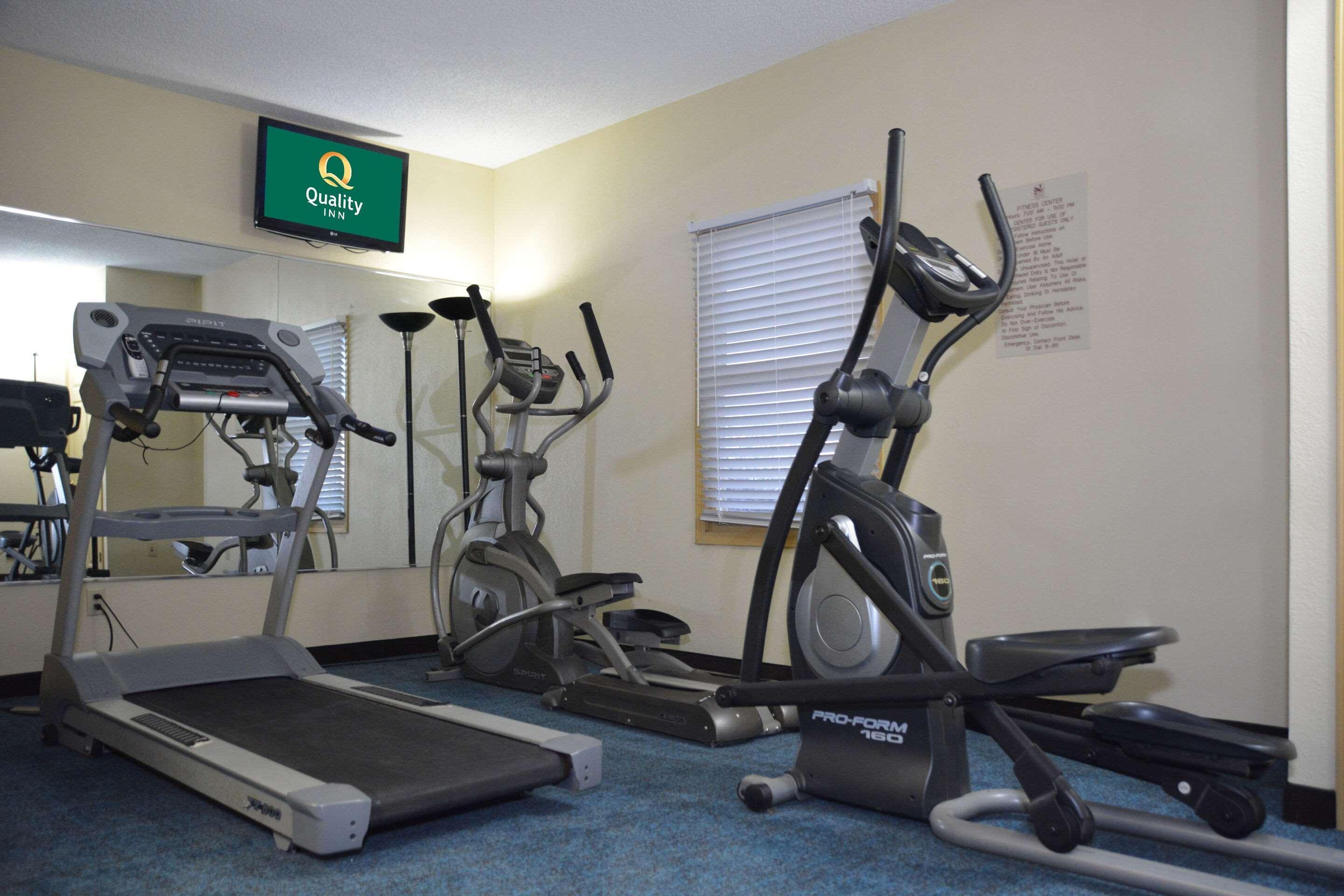 Quality Inn & Suites Dublin Bagian luar foto